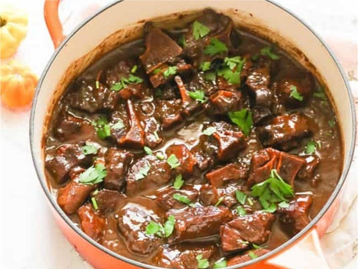 Guyanese pepperpot beef, a gluten-free Caribbean dish